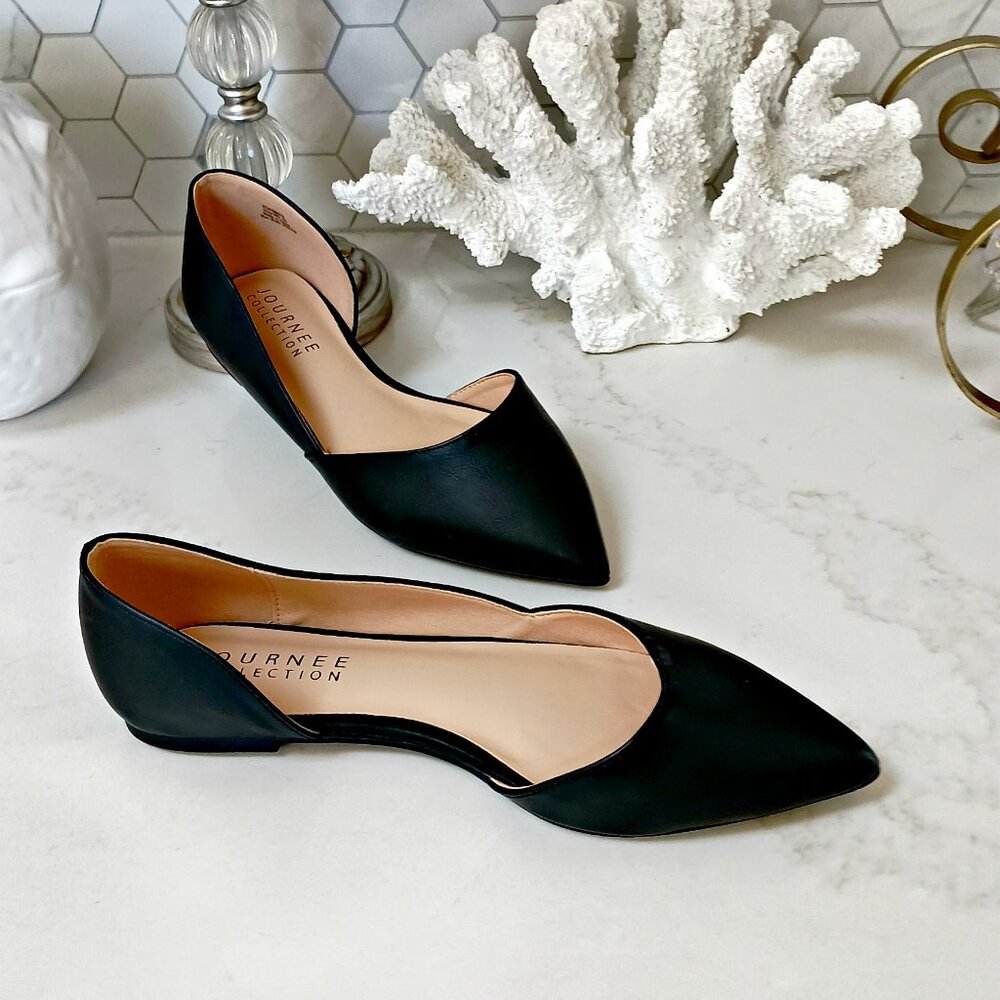 Journee Collection Black Pointed D'Orsay Flats - Picture 4 of 4